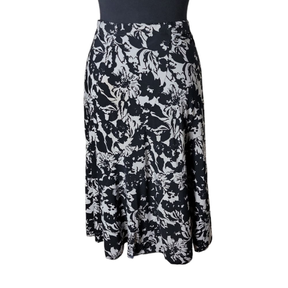 New York & Company stretch floral flare skirt black cream women's size small
